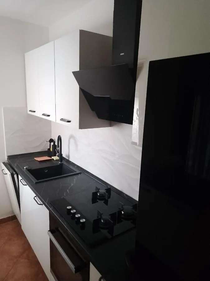 Apartman Lean プーラ 0*,