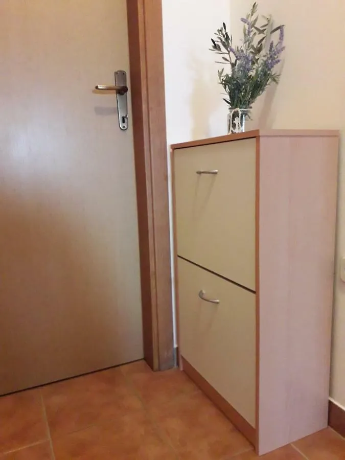 Apartman Lean プーラ