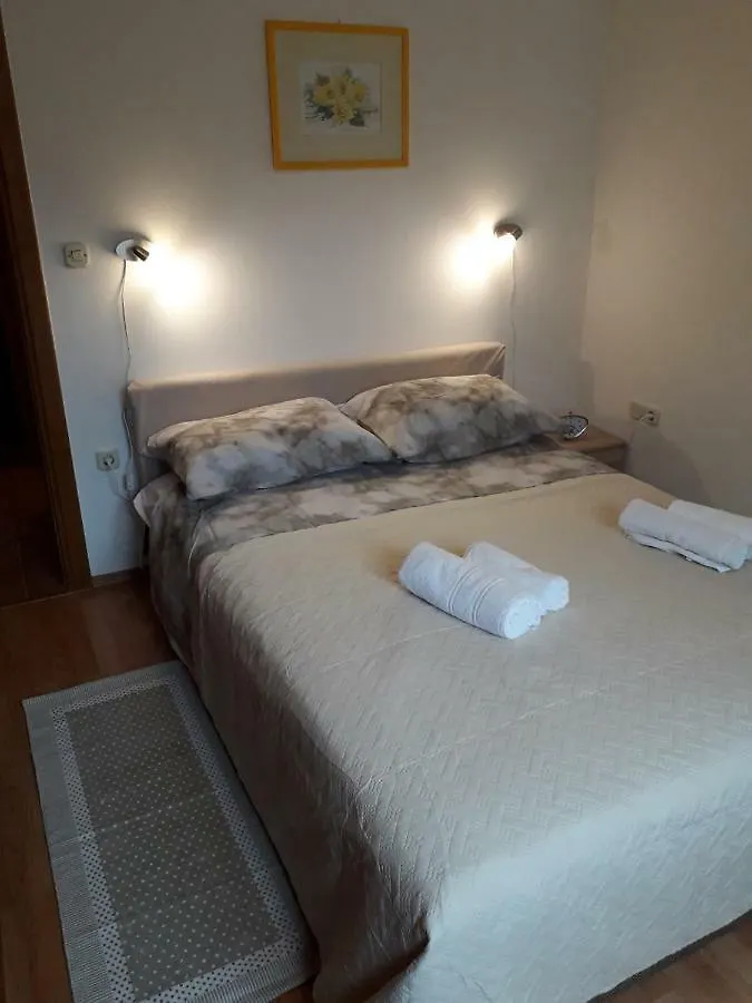 Apartman Lean プーラ 0*,